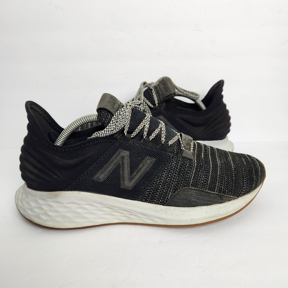 New Balance Fresh Foam Roav Mens Sz 10.5 Black Lace Up Comfort Running Sneakers